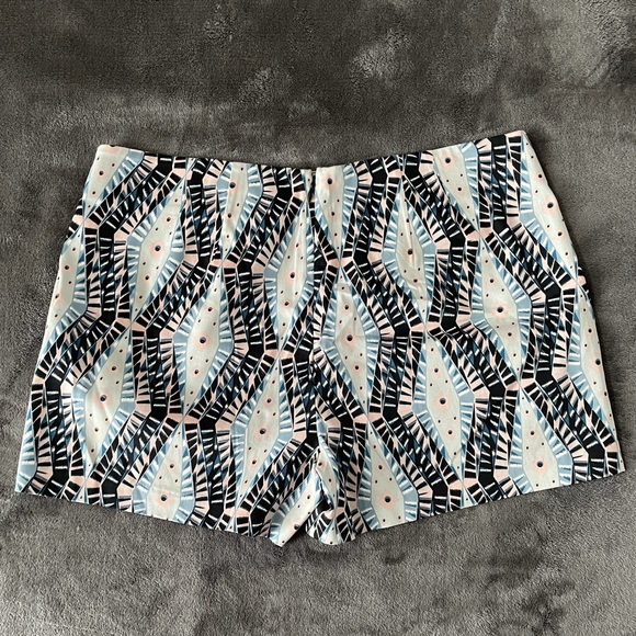 Forever 21 Pink and Navy Patterned Shorts L - Picture 2 of 4